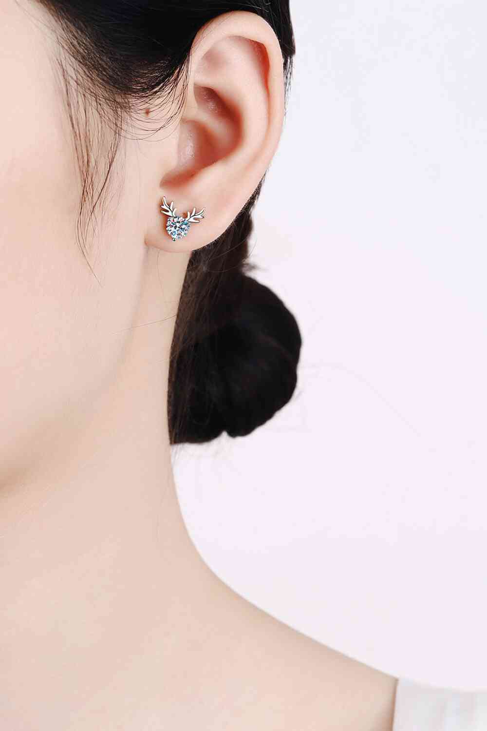 Reindeer Shaped Moissanite Earrings - Mintcute