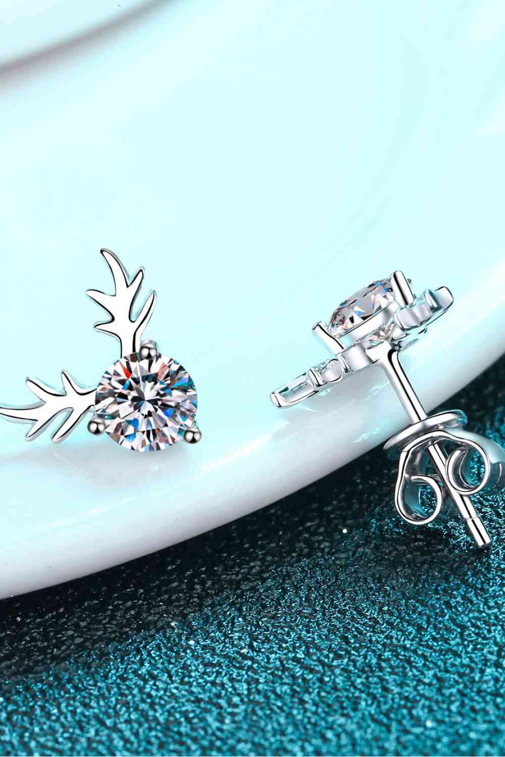 Reindeer Shaped Moissanite Earrings - Mintcute